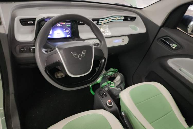 Used Wuling Hongguang MINIEV 2021 Macaron Premium Model – Lithium Iron Phosphate Center Console