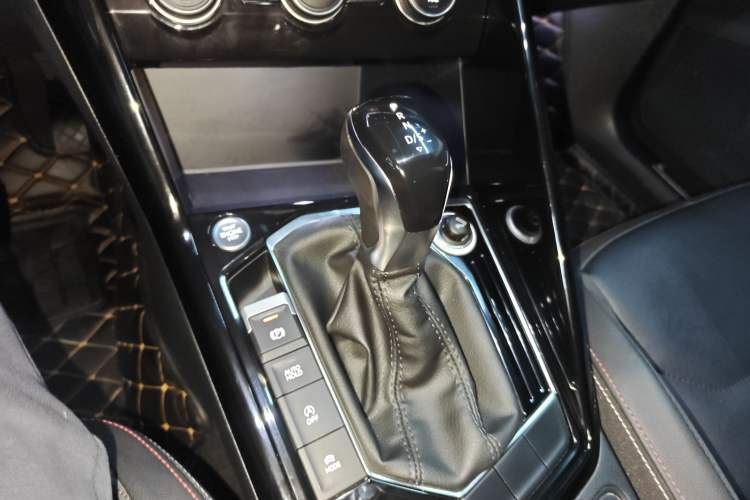 Used Volkswagen Tayron 2019 Teramont Edition 280TSI Two-Wheel Drive Luxury Model China VI Standard Gear Lever