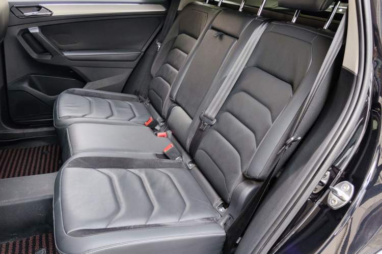 Used Volkswagen Tiguan L 2017 380TSI Automatic All-Wheel-Drive Luxury Edition Left Rear Seat