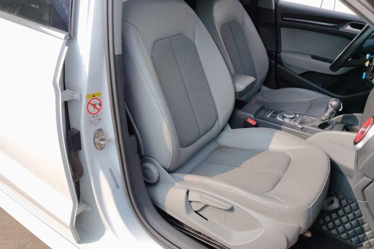 Used Audi A3 2020 Limousine 35 TFSI Fashion Edition China VI Emission Standard Right Front Seat