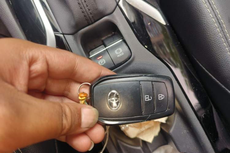 Used Toyota FRONTLANDER 2022 2.0L CVT Luxury Edition Vehicle Key