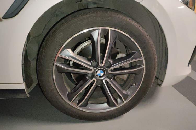 Used BMW 1 Series 2018 118i Sport Edition Right Front Wheel Hub