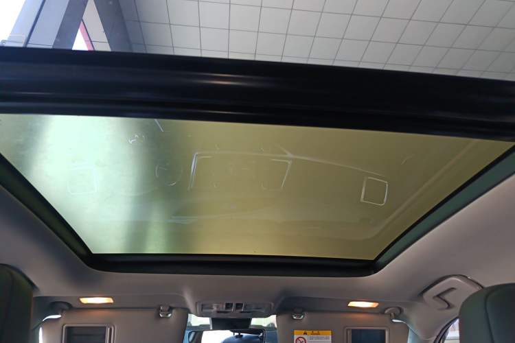 Used Toyota Highlander 2018 2.0T Four-Wheel Drive Luxury Version 7 Seats China VI Standard Headliner