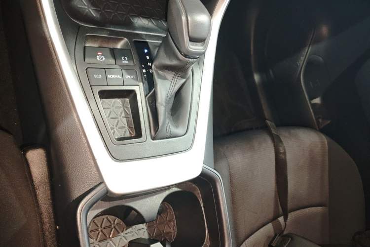 Used Toyota RAV4 2021 2.0L CVT Two-Wheel Drive Fashion Edition Gear Lever