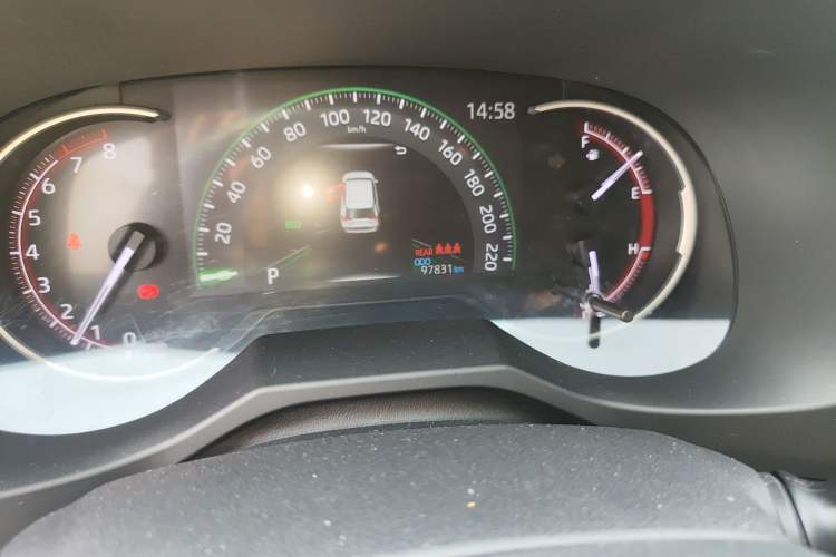 Used Toyota RAV4 2020 2.0L CVT Two-Wheel Drive Fashion PLUS Edition Odometer Close Up