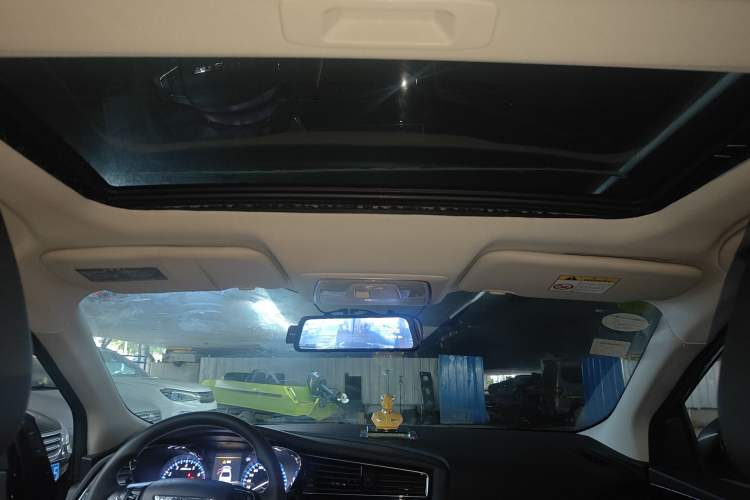 Used Venucia D60 2018 1.6L CVT Smart Connect Elite Edition