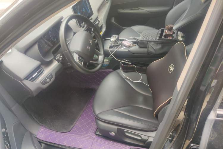 Used Hongqi E-QM5 2022 431 km Charge & Enjoy Edition