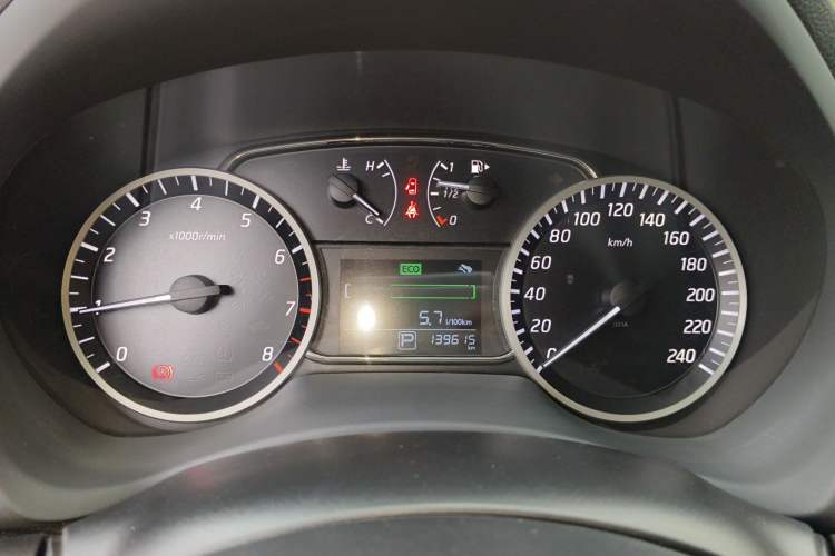 Used Nissan Sylphy 2019 1.6XV CVT Smart Connect Luxury Edition China VI Standard Instrument Cluster