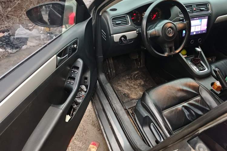 Used Volkswagen Sagitar 2012 1.6L Automatic Comfort Edition
