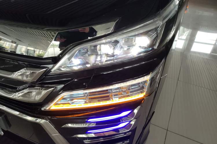 Used Toyota Alphard 2020 Dual-Engine 2.5L Luxury Edition
