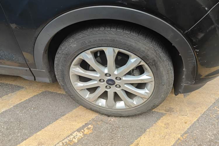 Used Ford Kuga 2013 1.6L GTDi Two-Wheel-Drive Trend Model