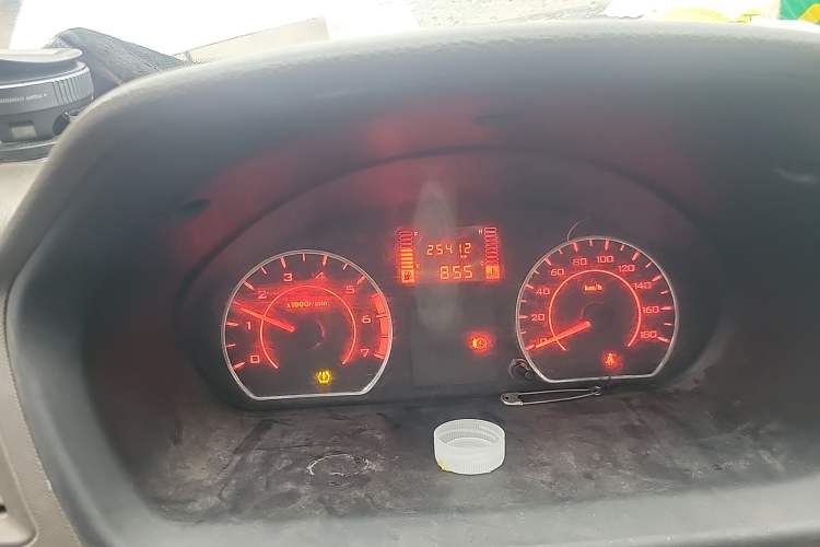 Used Wuling Rongguang S 2023 1.5L Base Version 5/7 Seats Odometer Close Up