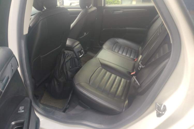 Used Ford Mondeo New Energy 2018 2.0 PHEV ZhiShang Trim Left Rear Seat