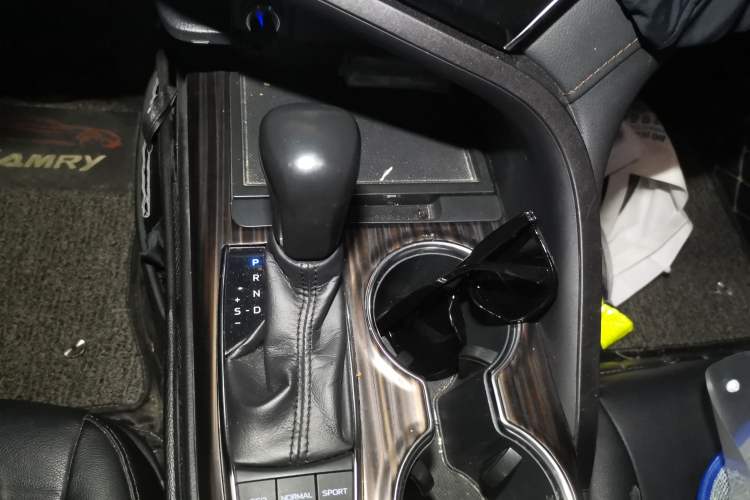 Used Toyota Camry 2018 2.5G Luxury Edition
