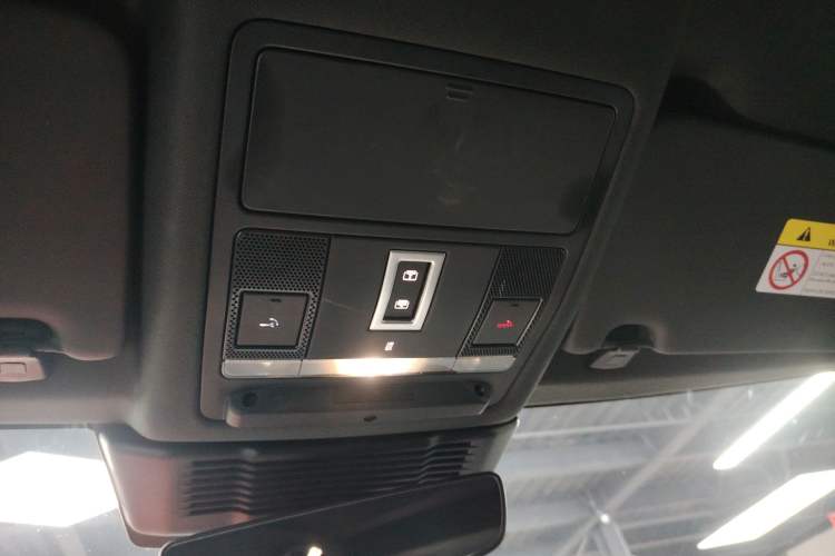 Used Land Rover Discovery Sport New Energy 2022 Facelifted P300e Plug-in Hybrid Electric Version