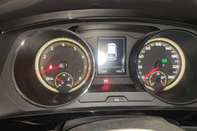 Used Volkswagen Tiguan L 2019 Updated Version 330TSI Automatic Two-Wheel Drive Panoramic Comfort Edition China VI Standard Instrument Cluster