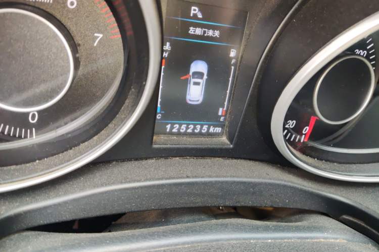 Used Leopaard CS10 2016 2.0T Manual Excellence Edition Odometer Close Up