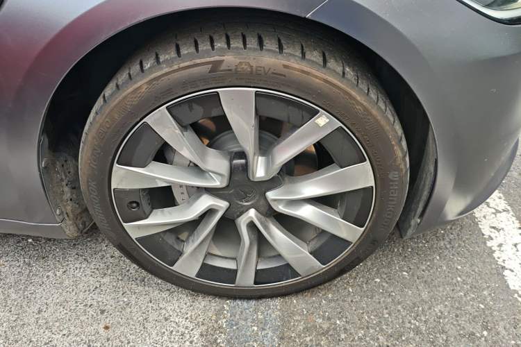 Used Tesla Model 3 2023 Long-Range All-Wheel-Drive Version
