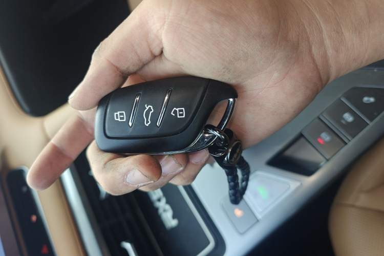 Used Roewe RX5 2023 1.5T Luxury Sliding-Screen Version
