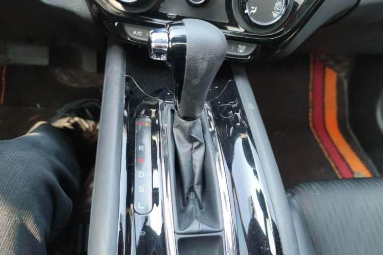 Used Honda Vezel 2020 1.5L CVT Luxury Edition
