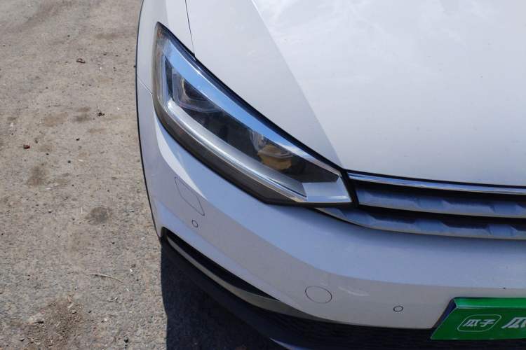 Used Volkswagen Touran 2018 Volkswagen Touran L 280TSI DSG Boundary Edition 7 Seats China V Emission Standard Right Front Headlight