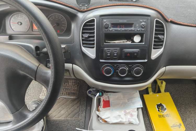 Used FORTHING Lingzhi 2015 V3 1.5L 7-seat Standard Model