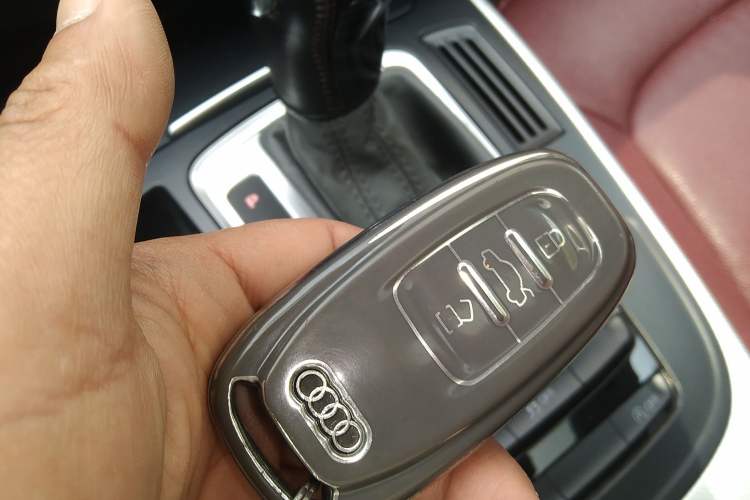 Used Audi A4L 2016 35 TFSI Collector's Edition Automatic Standard Model Vehicle Key