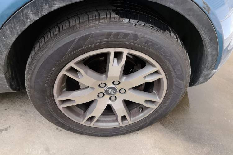 Used Land Rover Range Evoque 2013 2.0T 5-Door Yaozhen Edition Right Front Wheel Hub