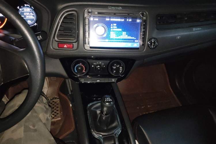 Used Honda Vezel 2017 1.5L manual two-wheel drive Comfort trim level