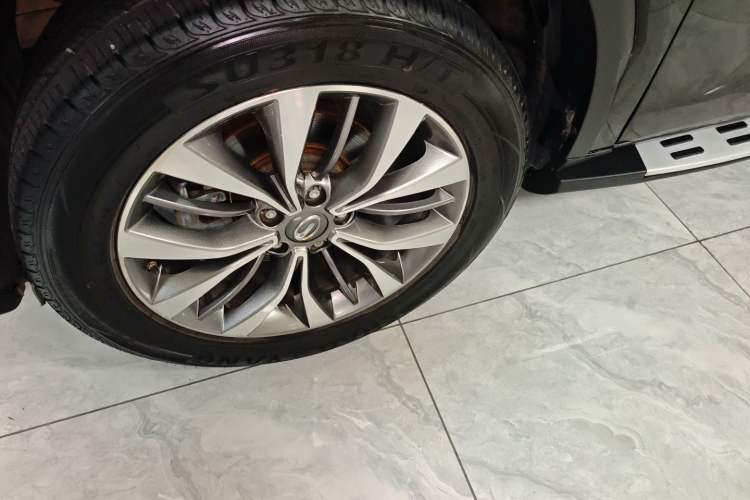 Used GAC Trumpchi GS8 2017 320T Two-Wheel Drive Luxury Smart Connectivity Version (7 Seats) Exterior 1