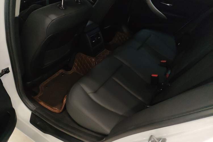 Used BMW 3 Series 2016 320i Fashion Model Left Rear Seat
