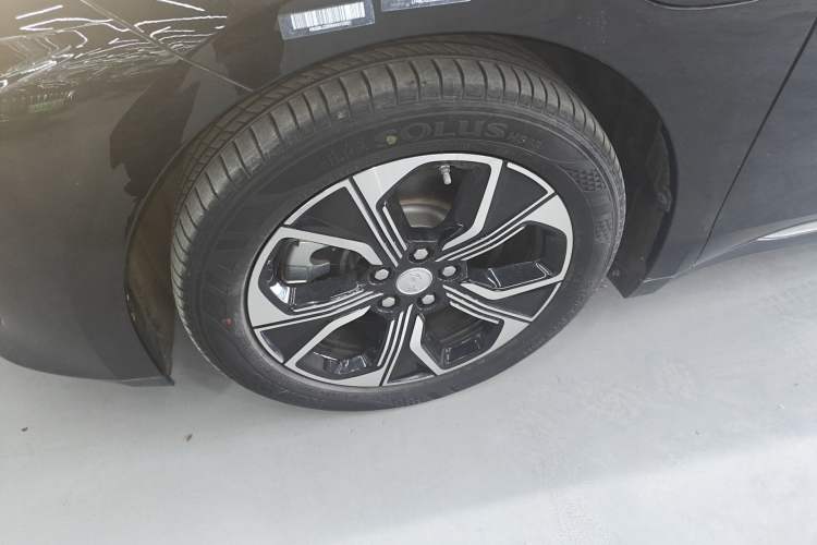 Used Hongqi E-QM5 2023 Base Travel Edition
