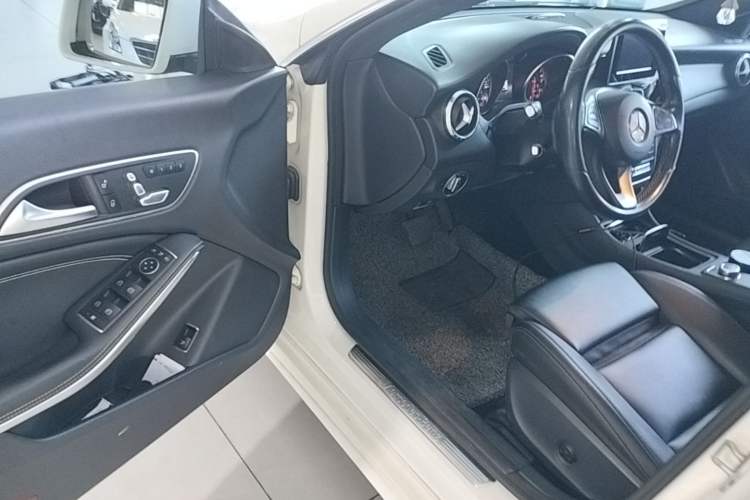 Used Mercedes-Benz CLA 2016 Facelifted CLA 200 Stylish Edition
