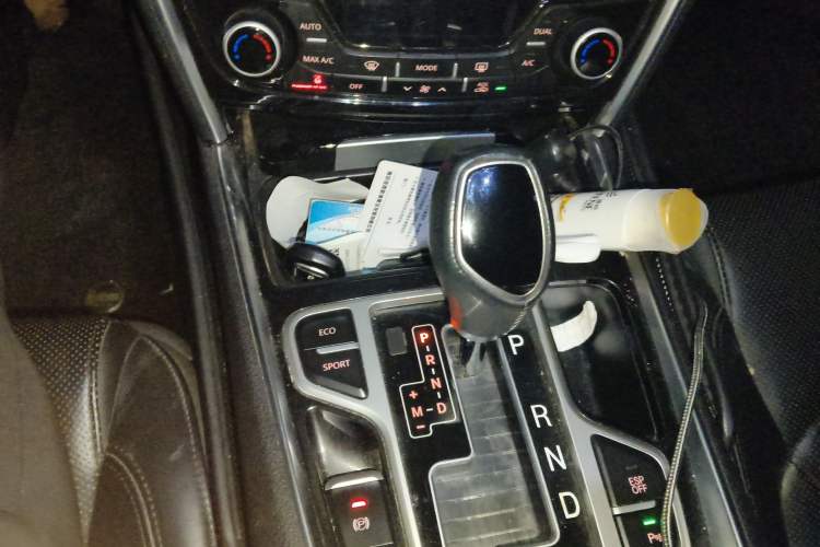 Used Geely Auto Emgrand GT 2015 1.8T Flagship Model Gear Lever