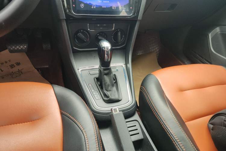 Used Volkswagen Bora 2018 1.5L Automatic Fashion Model Gear Lever