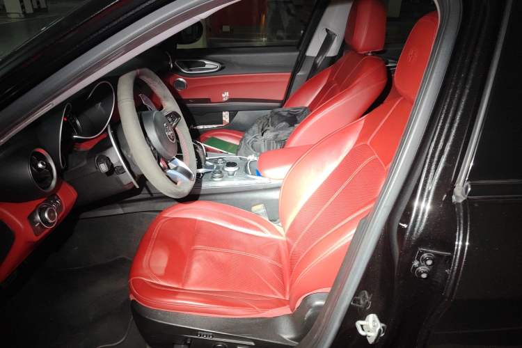 Used Alfa Romeo Giulia 2020 2.0T 280HP Track Edition Limited Release