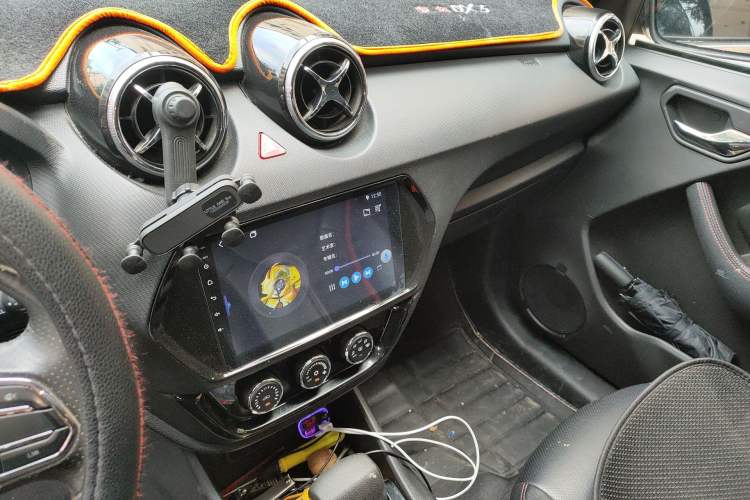 Used Soueast DX3 2016 1.5T CVT Prestige Edition Audio And AC Panel