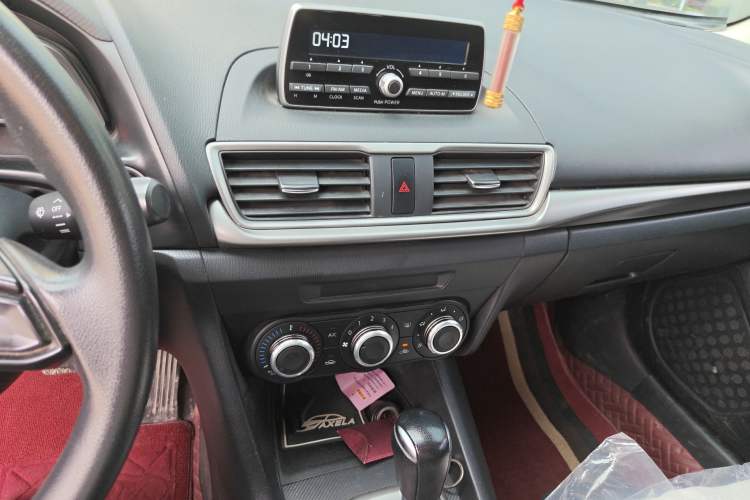Used Mazda 3 Axela 2017 Sedan 1.5L Automatic Comfort Model Emission Standard China V Audio And AC Panel