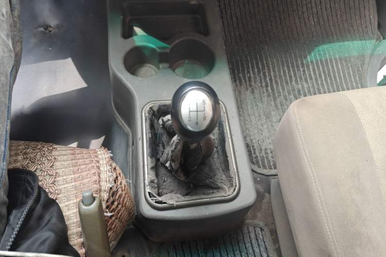 Used FORTHING Lingzhi 2013 V3 1.5L 7-Seater Standard Model II
