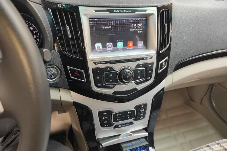 Used BYD e5 2017 300 Prestige Edition
