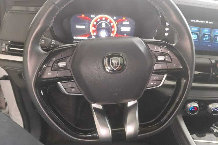 Used CHANGAN CS95 2021 2.0T Two-Wheel Drive Luxury Version
