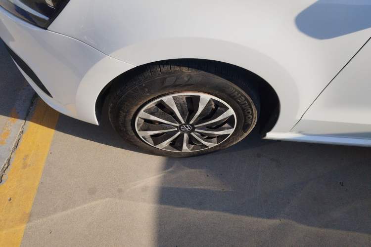 Used Volkswagen Polo 2018 1.5L Automatic Advanced Driving Model Left Front Wheel Hub