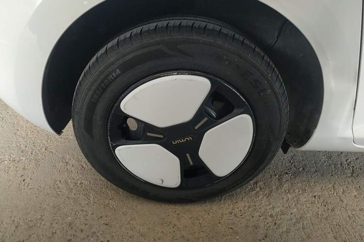 Used CHANGAN Lumin 2022 301km Honey-Sweet Version Exterior 8