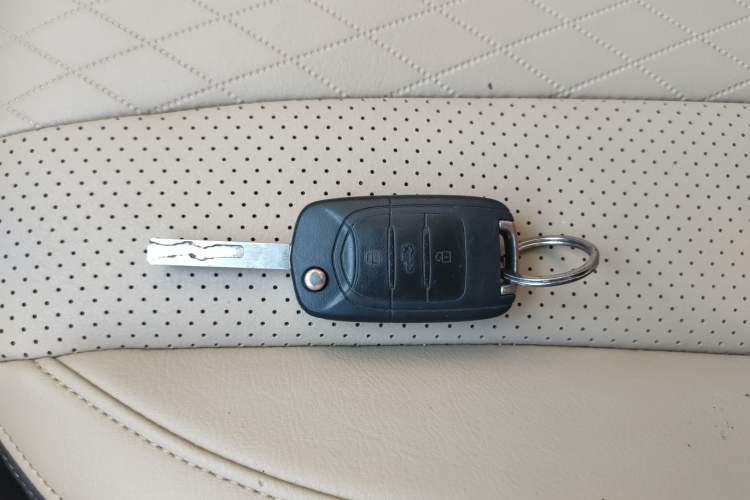 Used Baojun 310W 2017 1.5L Manual Fashion Model China V