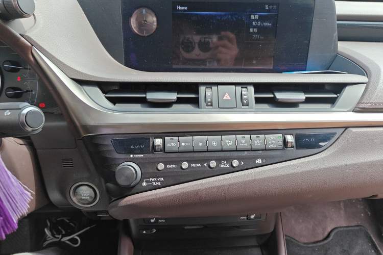 Used Lexus ES 2018 200 Excellence Edition China VI Standard
