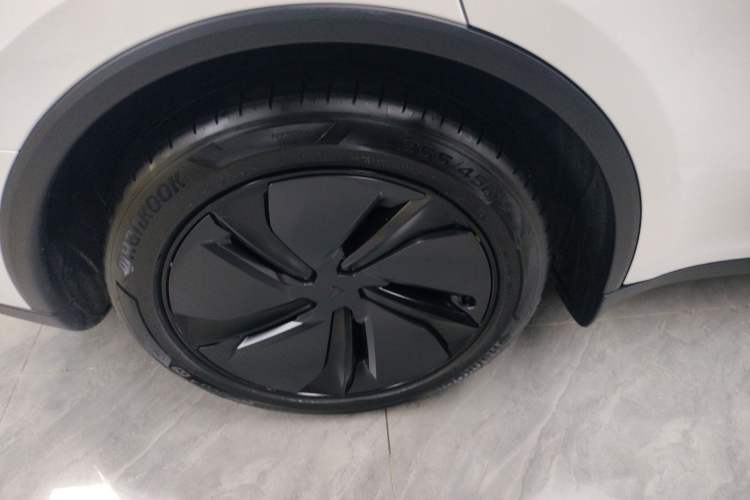 Used Tesla Model Y 2025 Updated Version Long-Range All-Wheel Drive