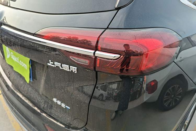 Used Buick Envision 2022 Encore Plus 652T Five-Seat Luxury Model Right Rear Taillight
