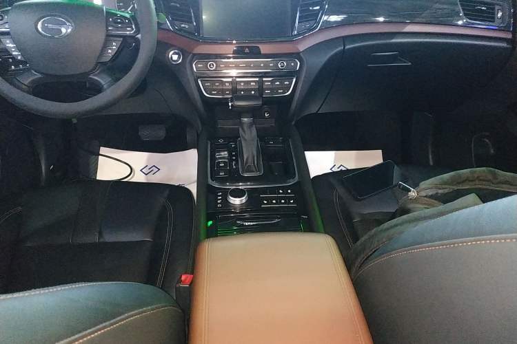 Used GAC Trumpchi GS8 2017 320T Four-Wheel Drive Luxury Smart Connectivity Version (7 Seats)