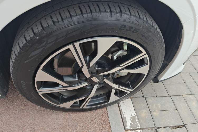 Used Geely Galaxy L6 2023 125km Starship