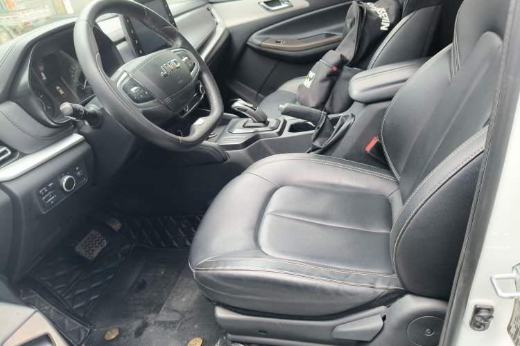 Used JMC Yuhu 7 2022 2.0T Automatic Diesel 4x4 Comfort Edition Standard Wheelbase Left Front Seat